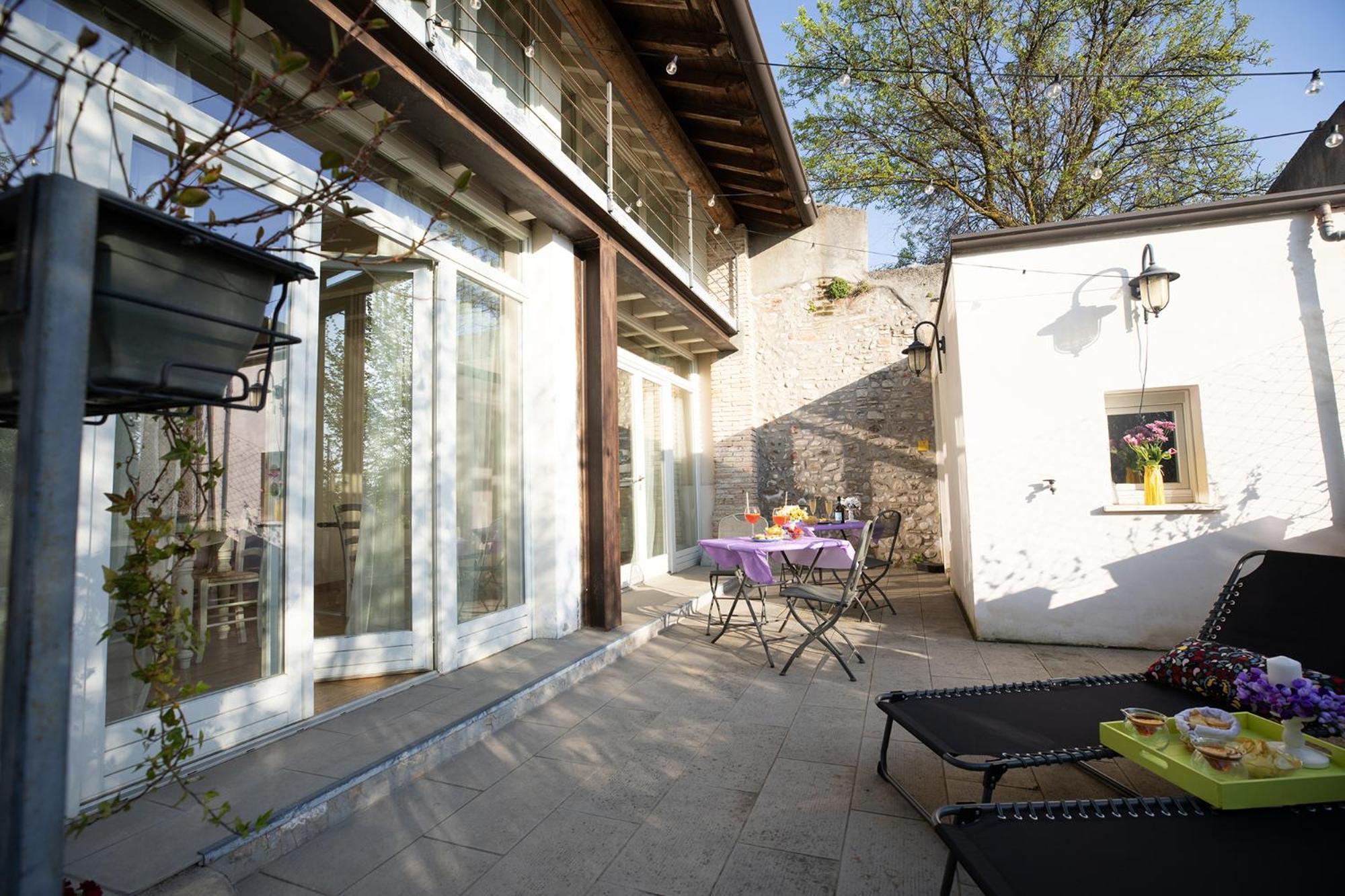 Relais La Rocca Solferino Bed & Breakfast ภายนอก รูปภาพ