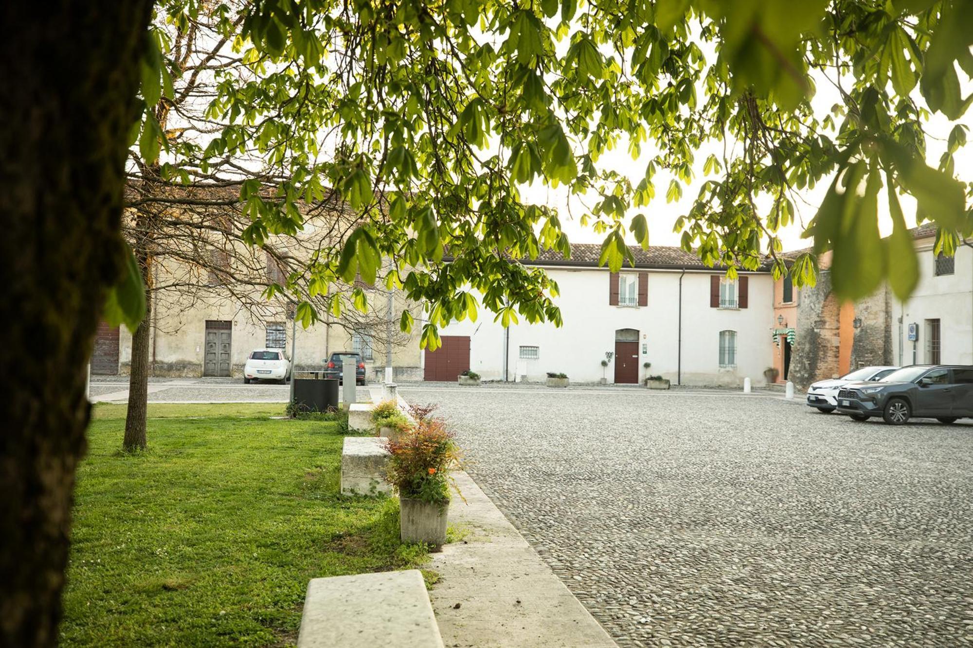 Relais La Rocca Solferino Bed & Breakfast ภายนอก รูปภาพ