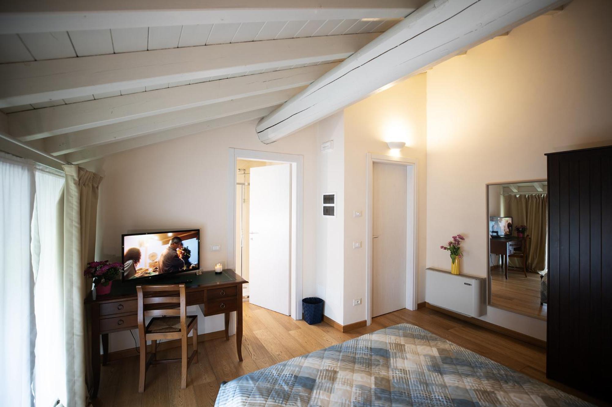Relais La Rocca Solferino Bed & Breakfast ภายนอก รูปภาพ
