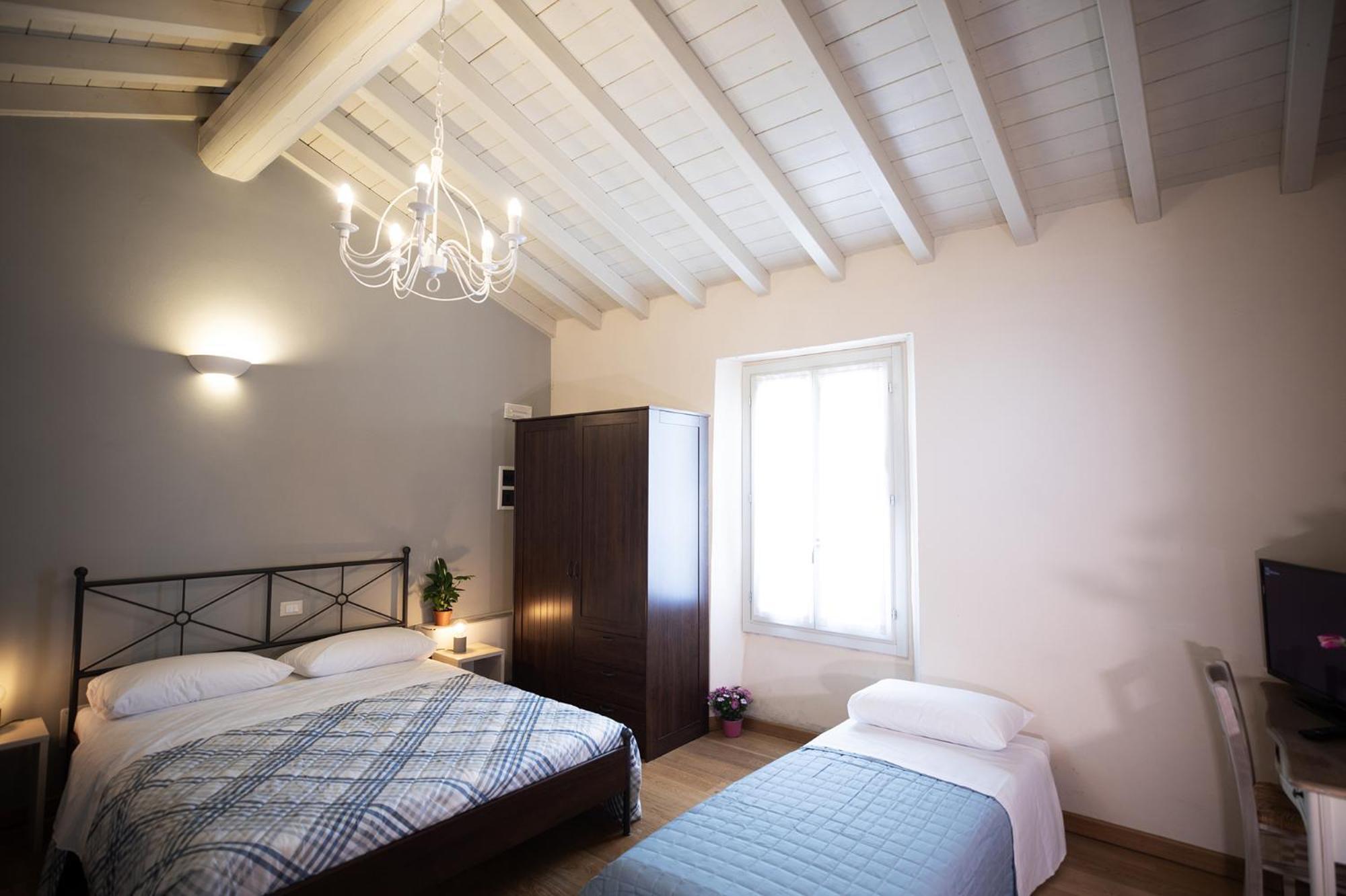 Relais La Rocca Solferino Bed & Breakfast ภายนอก รูปภาพ
