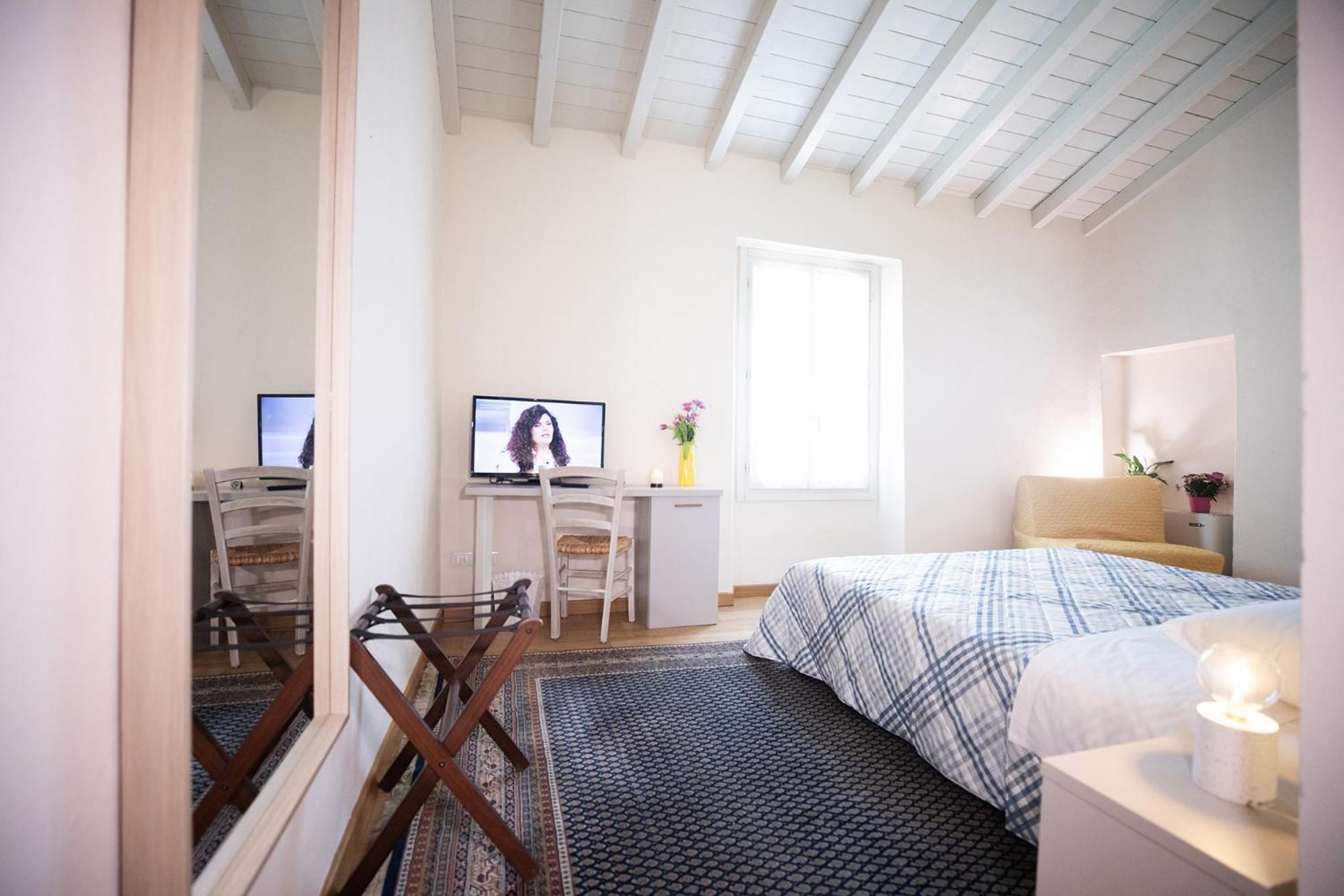 Relais La Rocca Solferino Bed & Breakfast ภายนอก รูปภาพ